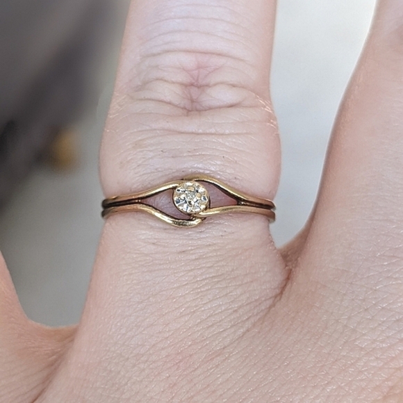 Antique 10K solid gold diamond ring - Picture 5 of 12